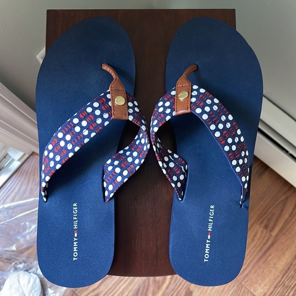 Tommy Hilfiger flip flops - Picture 2 of 4